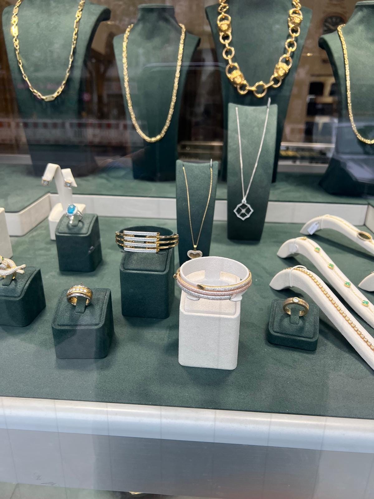 Bargold 999 — Ladengeschäft & Auslagen in Berlin-Charlottenburg (6)