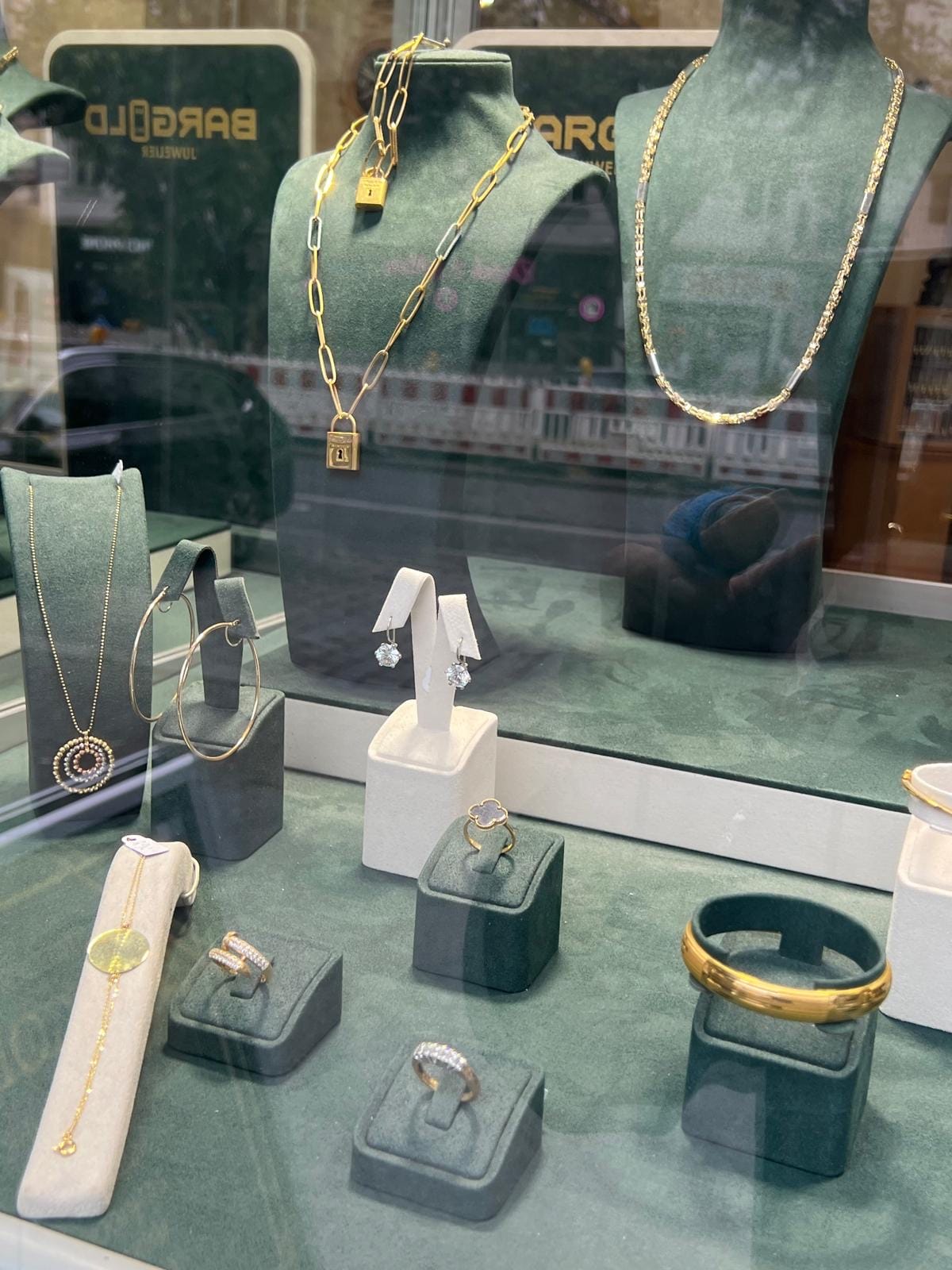 Bargold 999 — Ladengeschäft & Auslagen in Berlin-Charlottenburg (10)